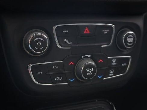 Used 2019 Jeep Compass Limited w/ Safety & Security Group image 18