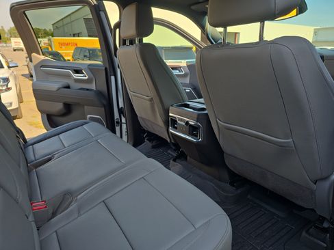 Used 2023 GMC Sierra 1500 SLT w/ SLT Premium Package AWD/4WD image 11