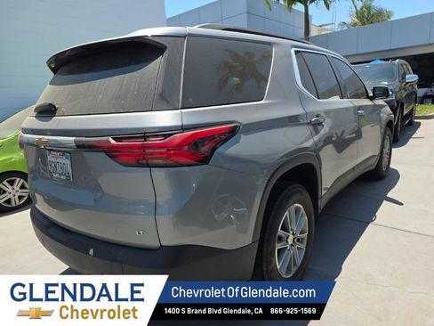 Used 2023 Chevrolet Traverse LT FWD image 7