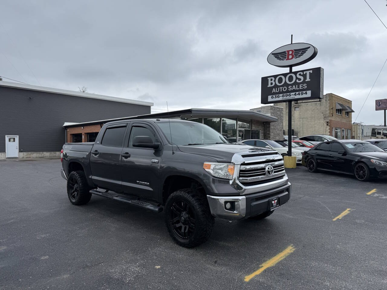 Used 2016 Toyota Tundra SR5 w/ TRD Off Road Package AWD/4WD image 1