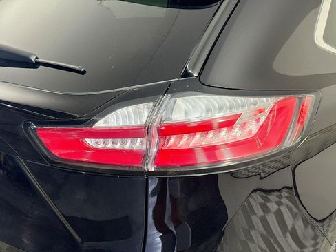 Used 2023 Ford Edge SEL image 34