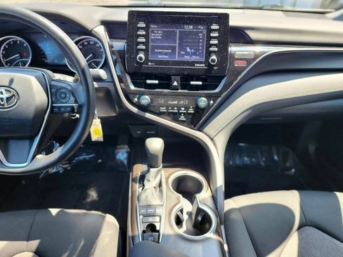 Used 2022 Toyota Camry LE AWD/4WD image 12