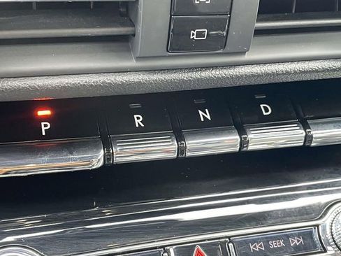 Used 2022 Lincoln Corsair Standard w/ Premium Package image 37