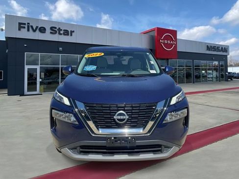 Used 2022 Nissan Rogue SV AWD/4WD image 2