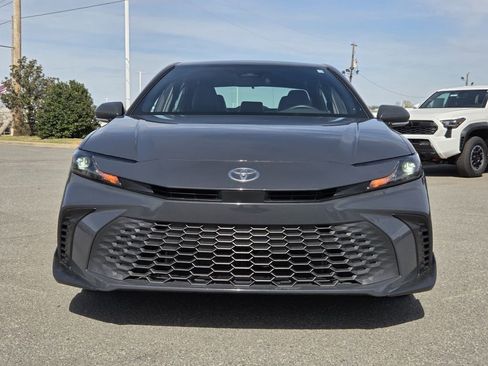 Used 2025 Toyota Camry SE image 14