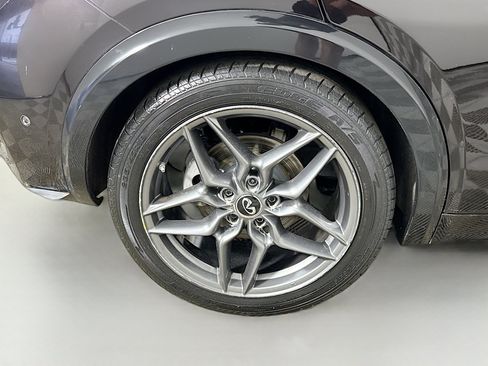 Used 2017 INFINITI QX30 Sport FWD image 32