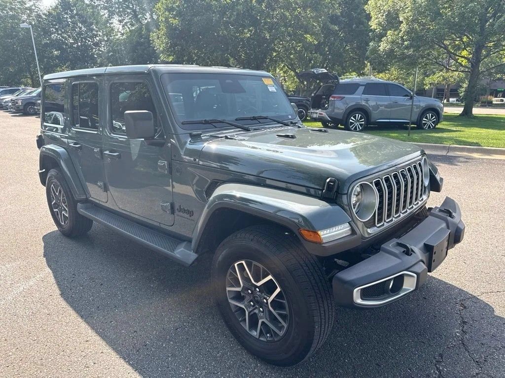 Used 2026 Jeep Wrangler Unlimited Sahara AWD/4WD image 6