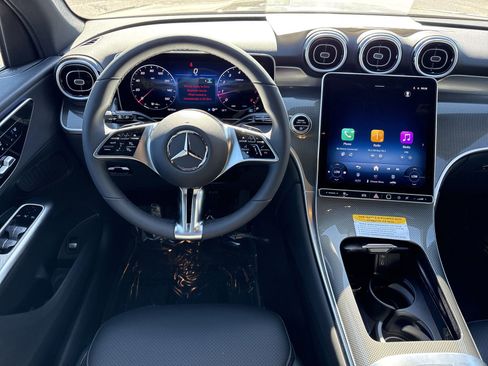 New 2026 Mercedes-Benz GLC 300 image 14