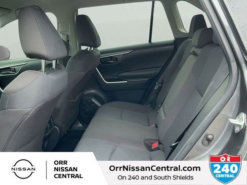 Used 2022 Toyota RAV4 LE AWD/4WD image 13