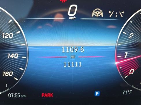 Used 2025 Mercedes-Benz GLS 580 4MATIC image 16