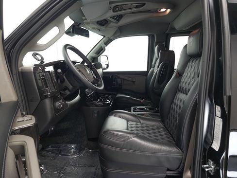 Used 2026 Chevrolet Express 2500 Extended w/ Driver Convenience Package RWD image 7