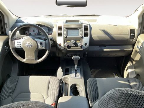 Used 2019 Nissan Frontier PRO-4X image 17