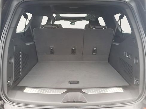 New 2026 Chevrolet Suburban Premier w/ Sun And Tow Package AWD/4WD image 26