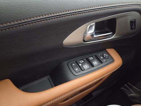 New 2026 Chrysler Pacifica Pinnacle w/ Trailer Tow Group image 19