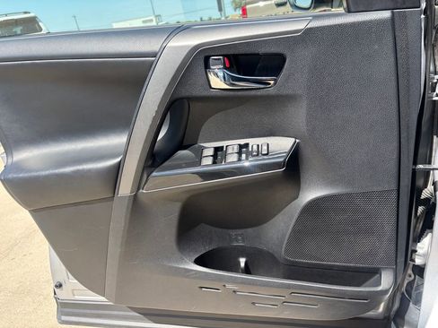 Used 2017 Toyota RAV4 SE image 23