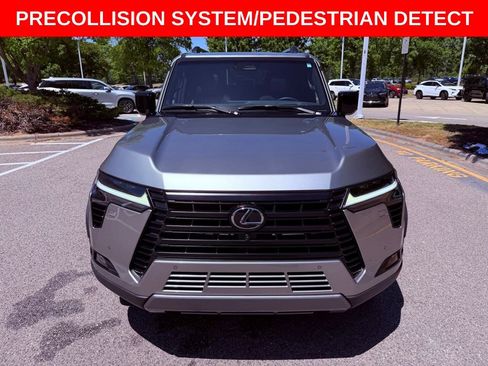Used 2024 Lexus GX 550 AWD/4WD image 2