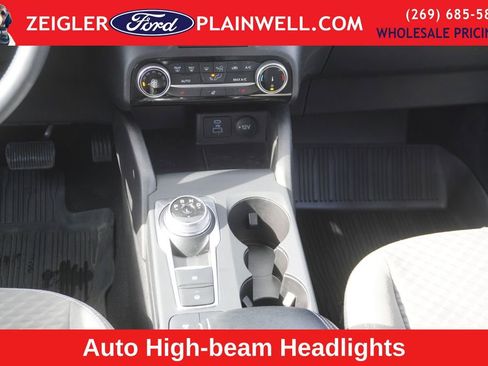 Used 2022 Ford Escape SE w/ Cold Weather Package image 16