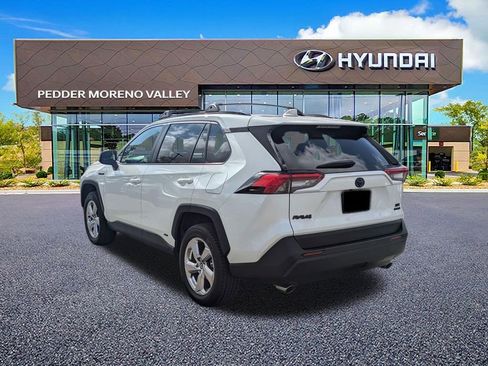Used 2021 Toyota RAV4 XLE Premium image 5