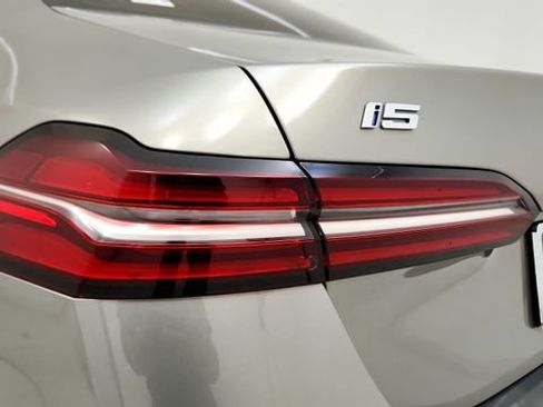 Used 2026 BMW i5 eDrive40 w/ M Sport Package RWD image 27