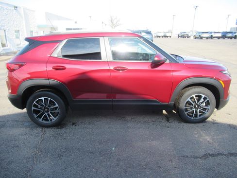 Certified 2025 Chevrolet TrailBlazer LT w/ Convenience Package image 4