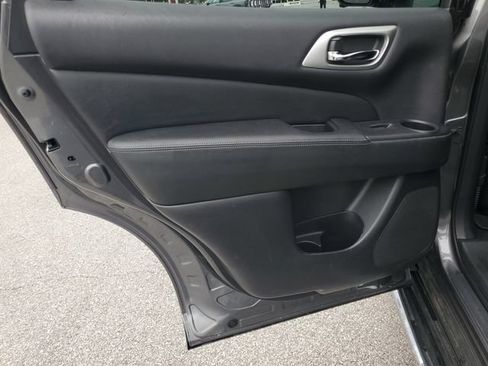 Used 2018 Nissan Pathfinder Platinum w/ Cargo Package AWD/4WD image 38