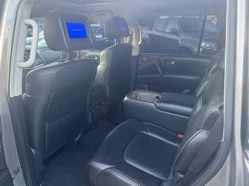 Used 2017 INFINITI QX80 2WD w/ Driver Assistance Package image 17