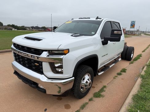 Used 2023 Chevrolet Silverado 3500 LT w/ Convenience Package image 7