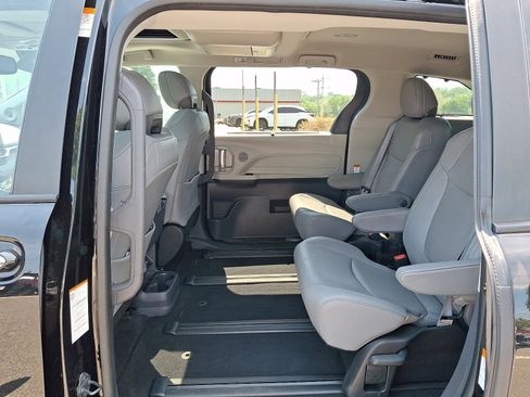 Certified 2023 Toyota Sienna Limited AWD/4WD image 10
