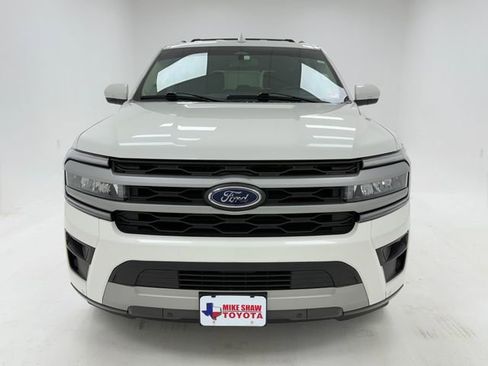 Used 2023 Ford Expedition XLT RWD image 3