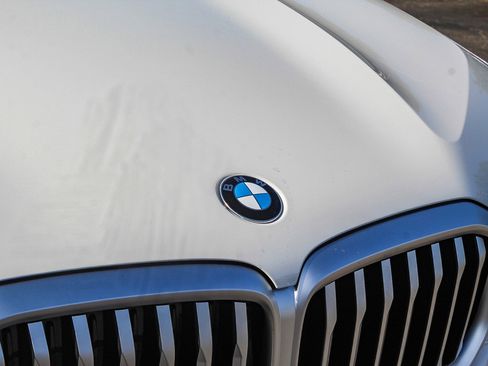 New 2026 BMW X5 xDrive40i w/ Climate Comfort Package image 9