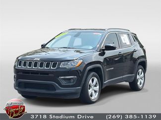 Used 2018 Jeep Compass Latitude w/ Popular Equipment Group image 1