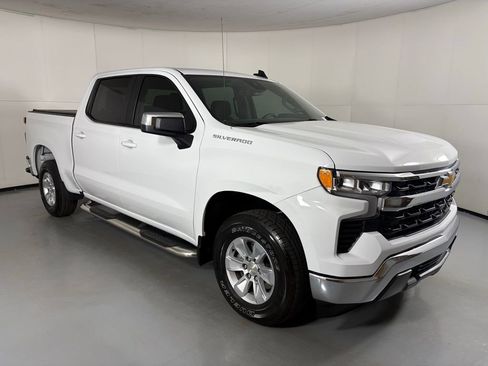Used 2024 Chevrolet Silverado 1500 LT image 2