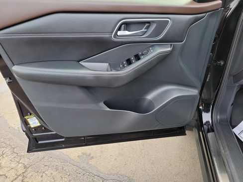 Used 2021 Nissan Rogue SV w/ Premium Package image 20