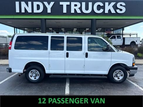 Used 2018 Chevrolet Express 2500 LT w/ LT Preferred Equipment Group RWD image 1