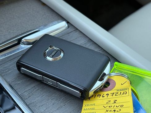 Certified 2023 Volvo XC90 T8 Plus image 39