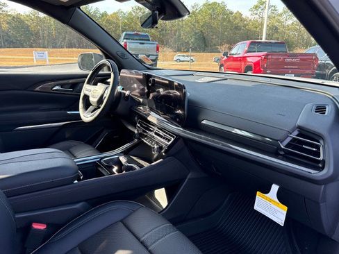 New 2026 Chevrolet Traverse High Country image 11