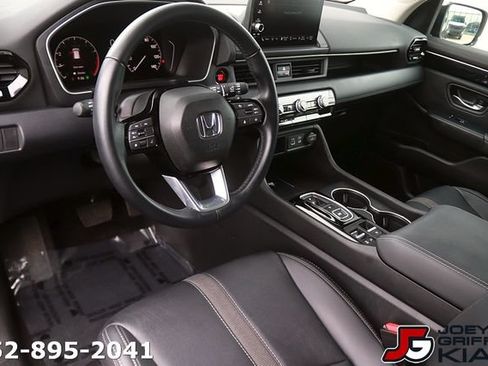 Used 2025 Honda Pilot EX-L image 12
