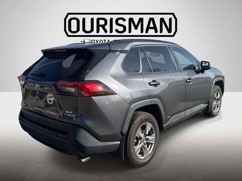 Used 2022 Toyota RAV4 XLE w/ Convenience Package image 7