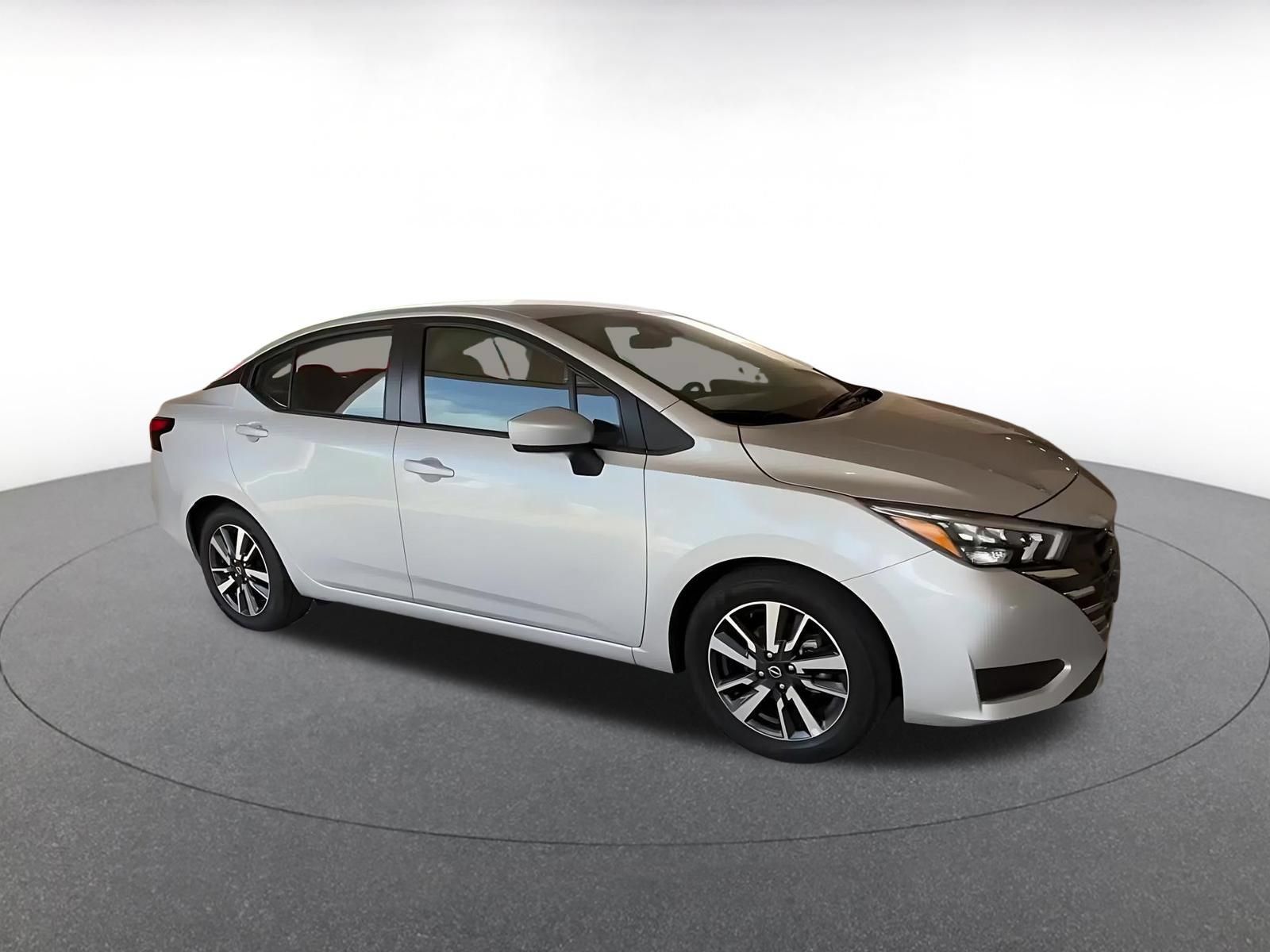 Used 2025 Nissan Versa SV FWD image 2