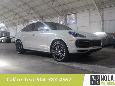 Used 2020 Porsche Cayenne Turbo image 7
