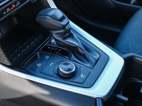 Used 2025 Toyota RAV4 XLE image 20