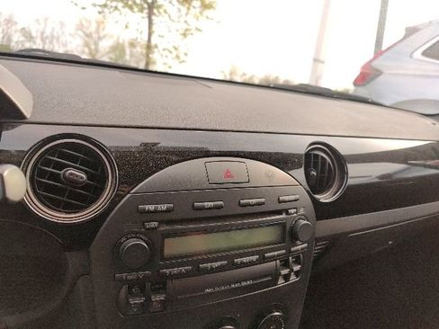 Used 2006 MAZDA MX-5 Miata Touring image 22