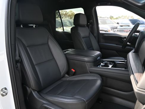 Used 2025 Chevrolet Tahoe LT AWD/4WD image 36