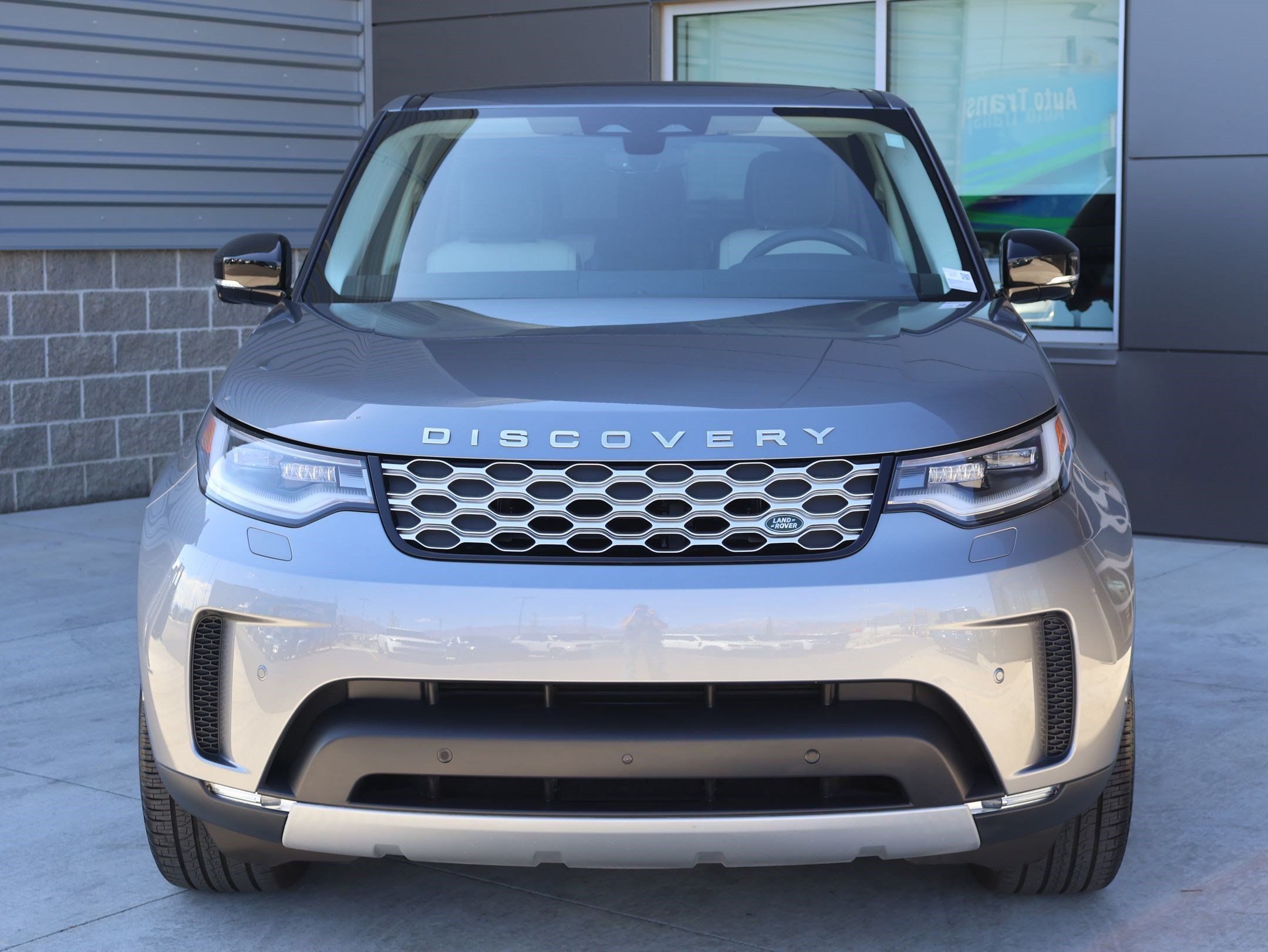 Used 2026 Land Rover Discovery S AWD/4WD image 2