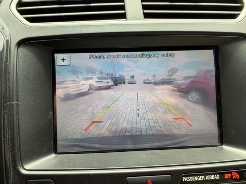 Used 2018 Ford Explorer XLT w/ Equipment Group 202A FWD image 24