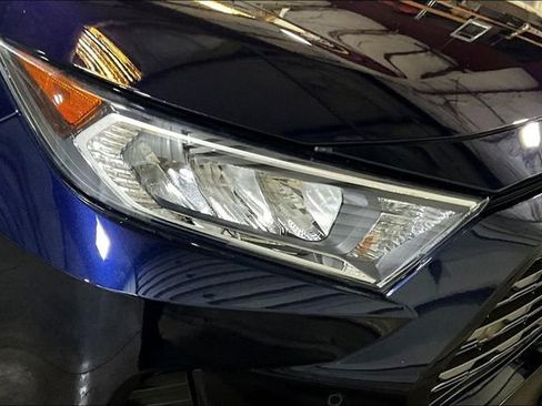 Used 2019 Toyota RAV4 Limited w/ Cold Weather Package image 4