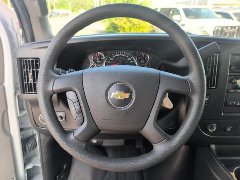 Used 2022 Chevrolet Express 3500 LS RWD image 23