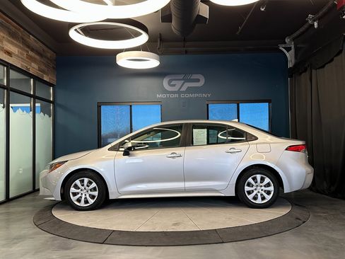 Used 2022 Toyota Corolla LE w/ Carpet Mat Package (TMS) image 6