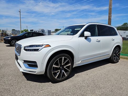 Certified 2023 Volvo XC90 B6 Plus w/ Protection Package AWD/4WD image 3
