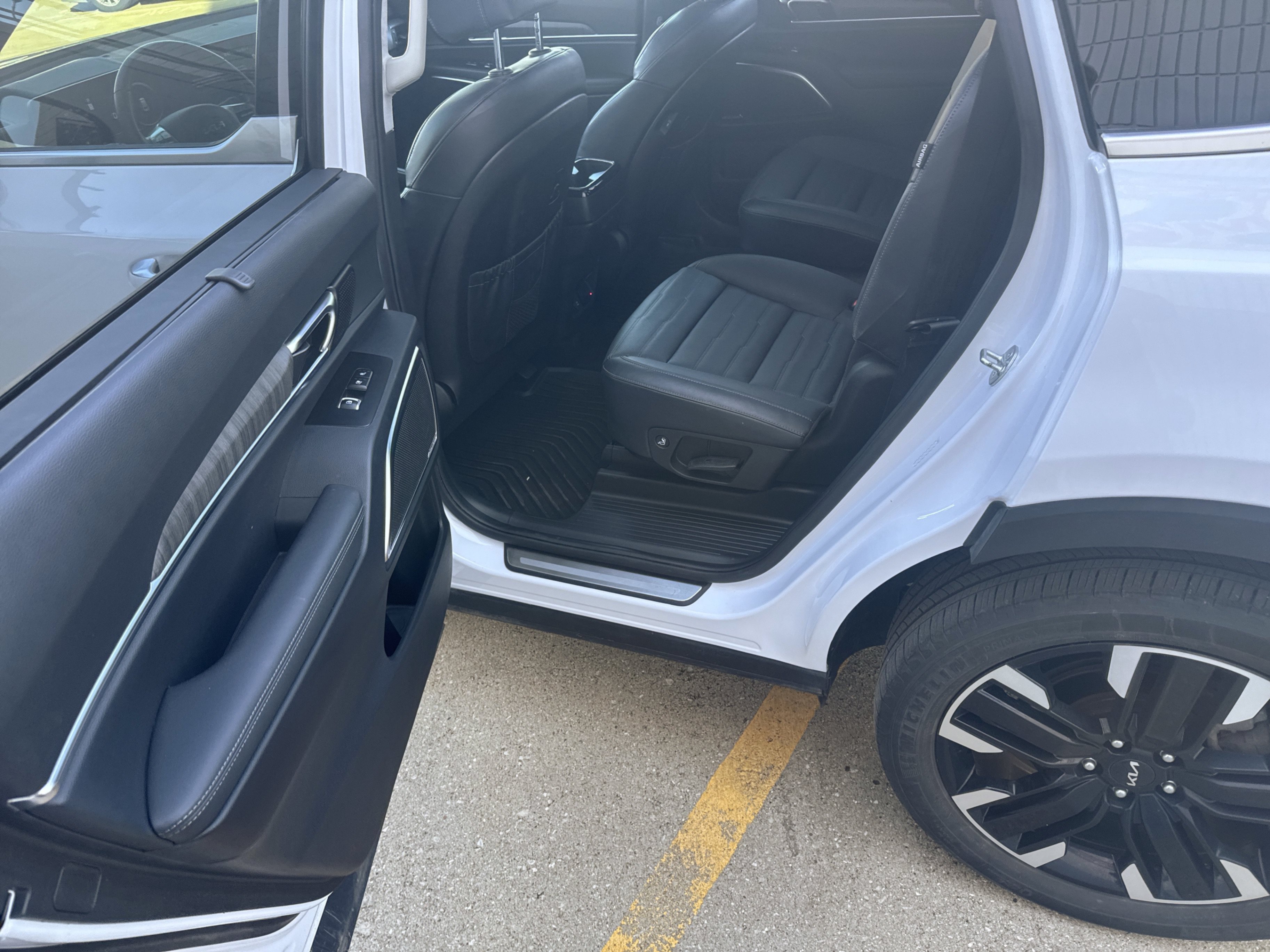 Used 2023 Kia Telluride SX Prestige AWD/4WD image 10